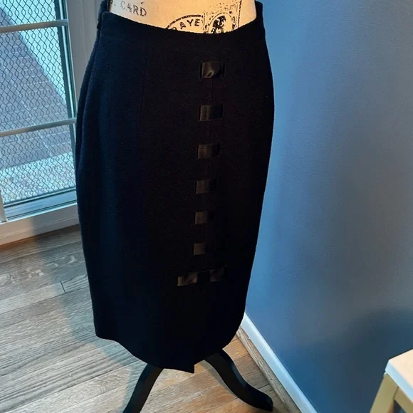 St John Couture with ribbon bow down the back skirt - Picture 9 of 13